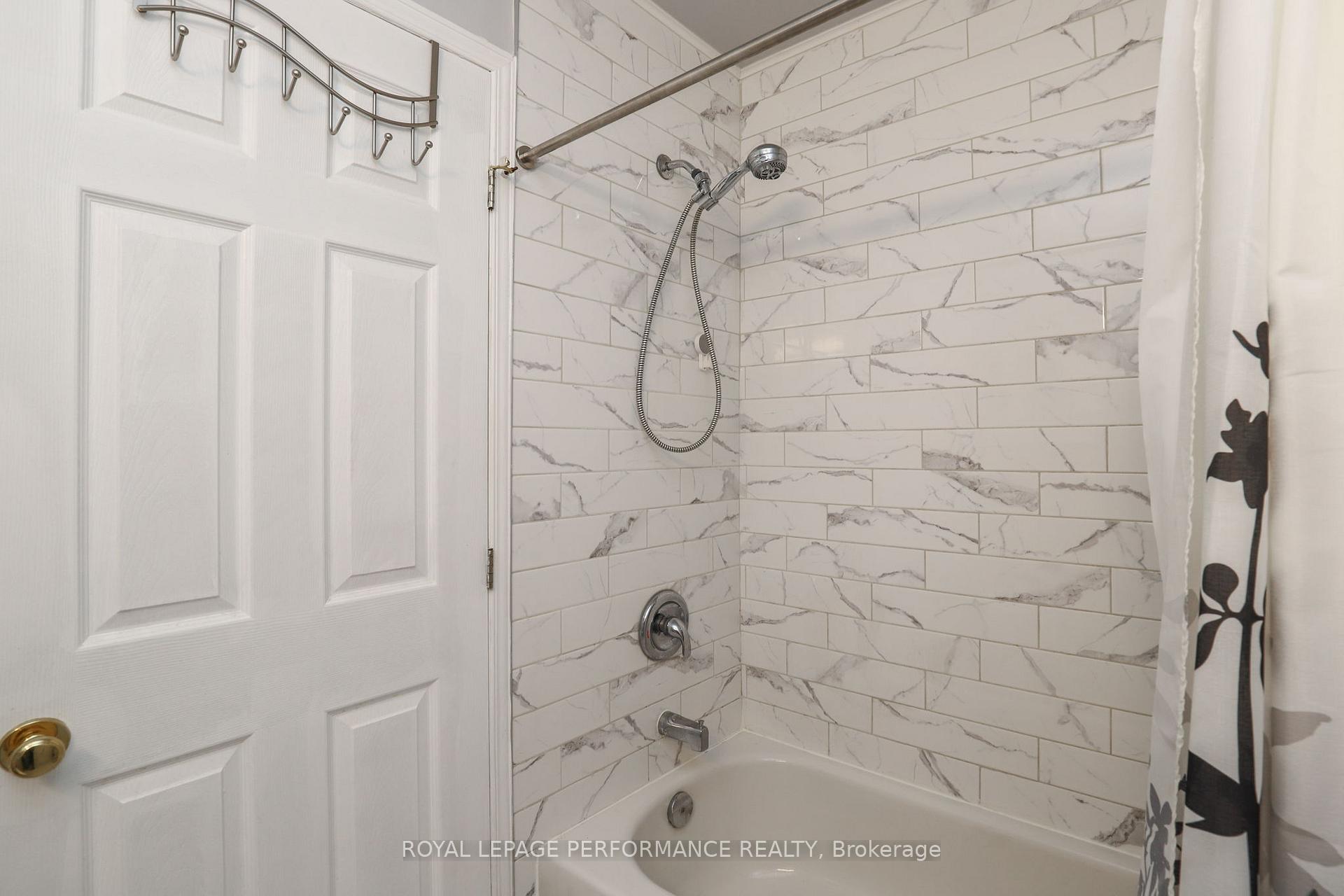 Photo 25 of 27 Drayton Private, Ottawa, CFB Rockcliffe and Area — HOMEH