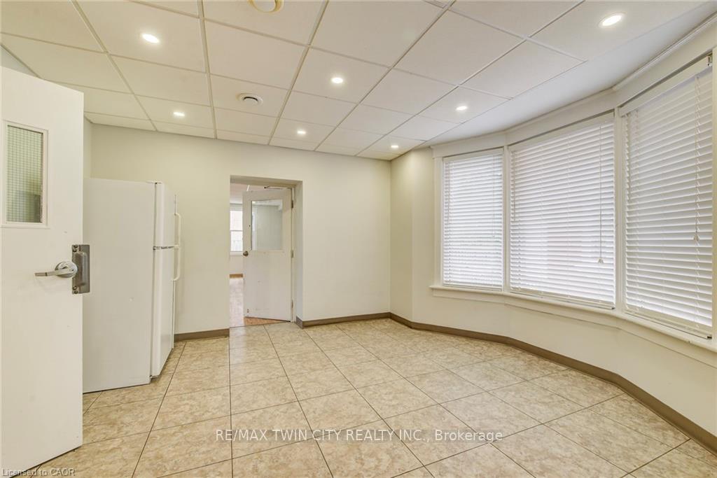 Photo 6 of 19 Schneider Avenue, Kitchener — HOMEH