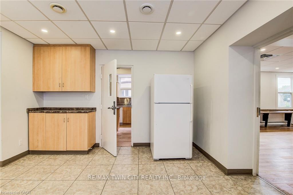 Photo 7 of 19 Schneider Avenue, Kitchener — HOMEH