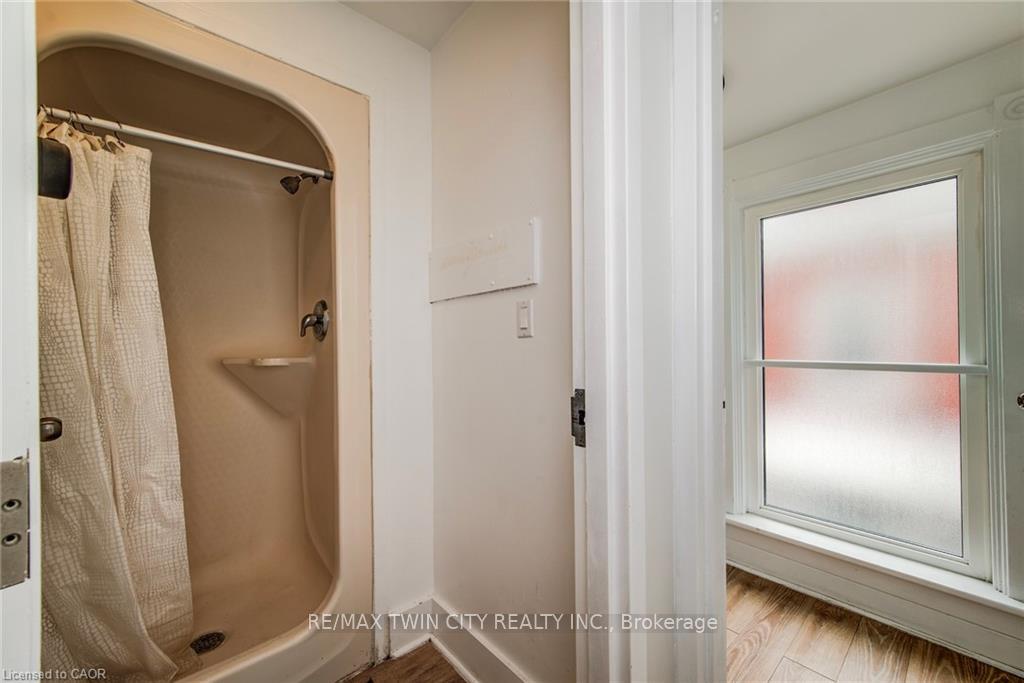 Photo 21 of 19 Schneider Avenue, Kitchener — HOMEH