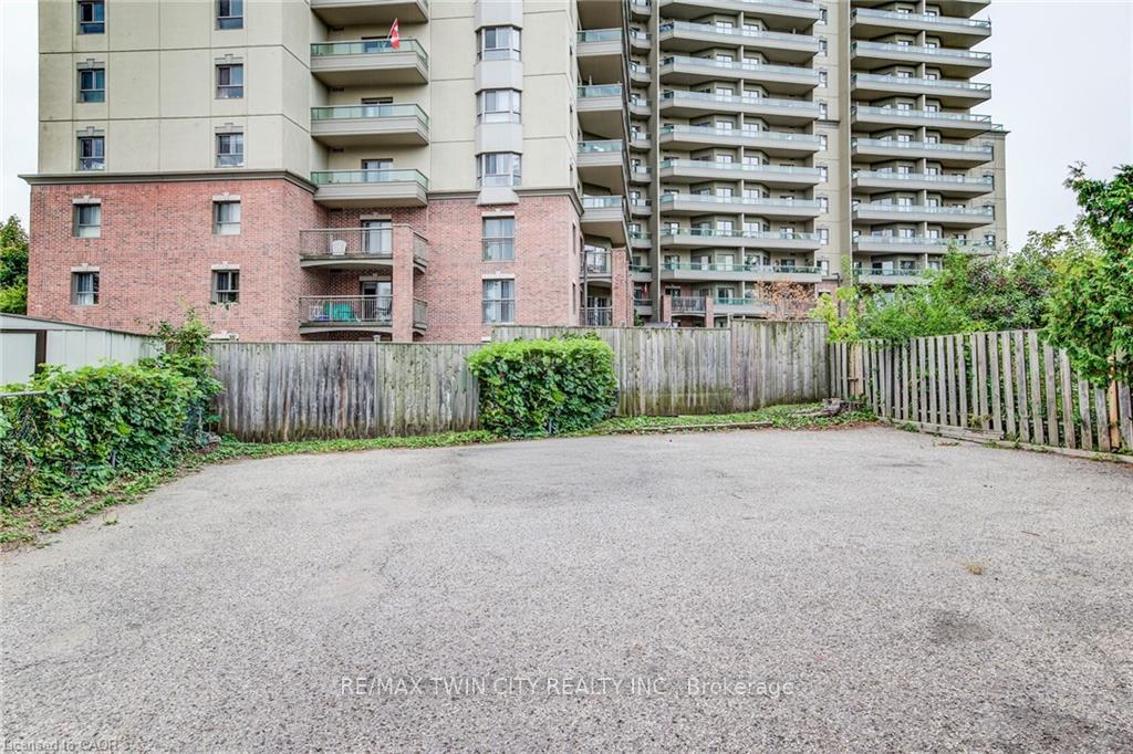 Photo 39 of 19 Schneider Avenue, Kitchener — HOMEH