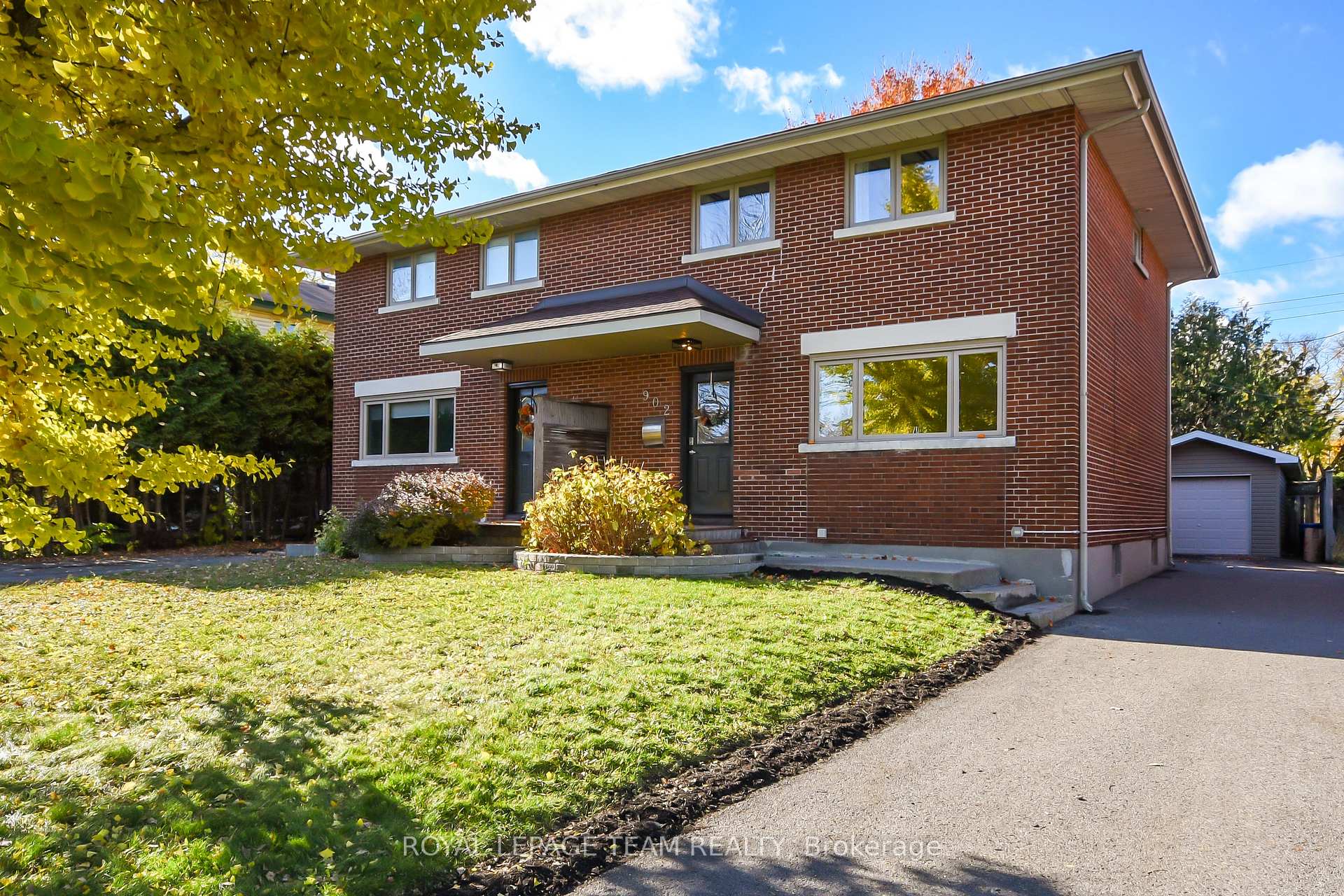 Photo 1 of 902 Broadview Avenue, Ottawa, McKellar Heights — HOMEH