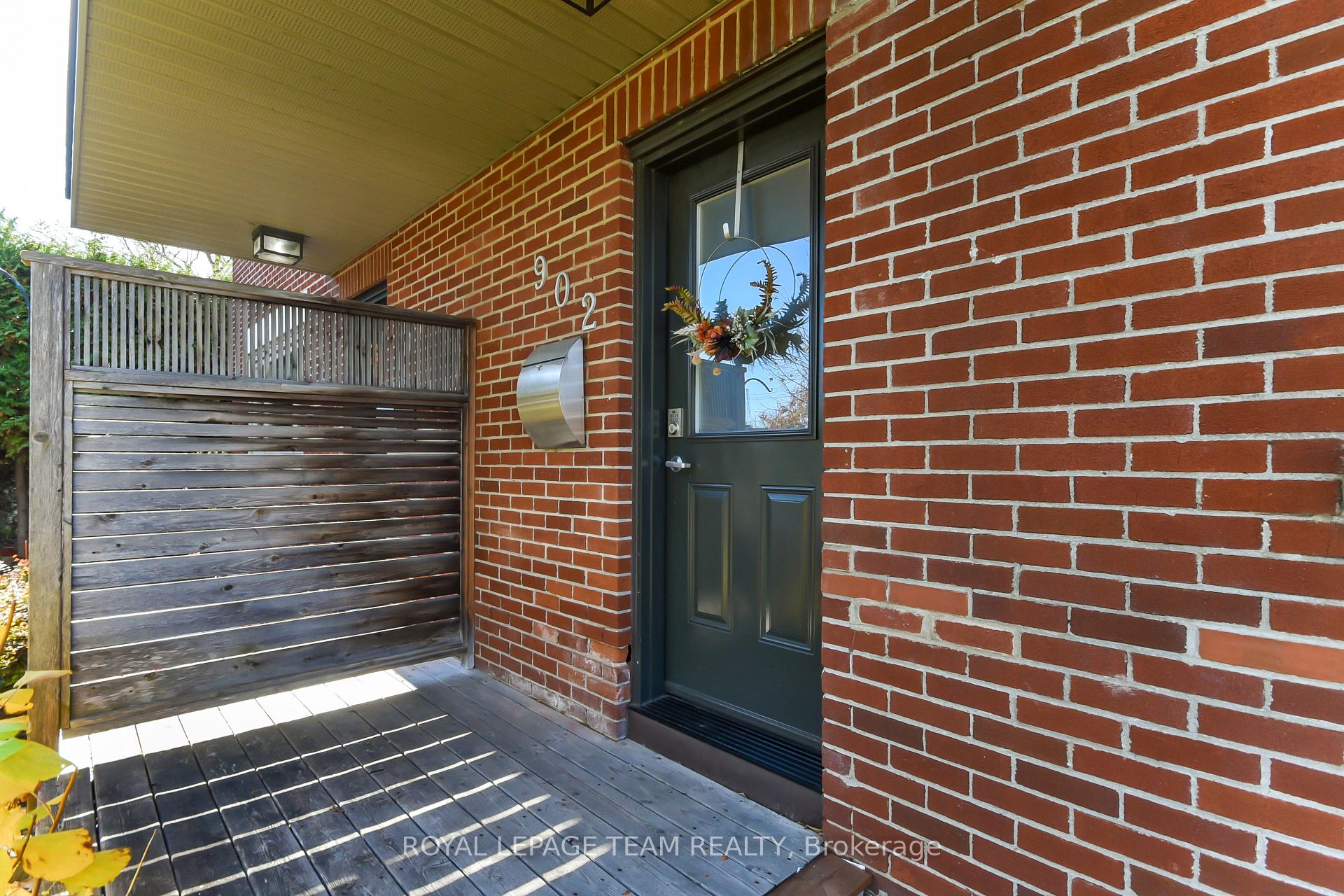 Photo 4 of 902 Broadview Avenue, Ottawa, McKellar Heights — HOMEH