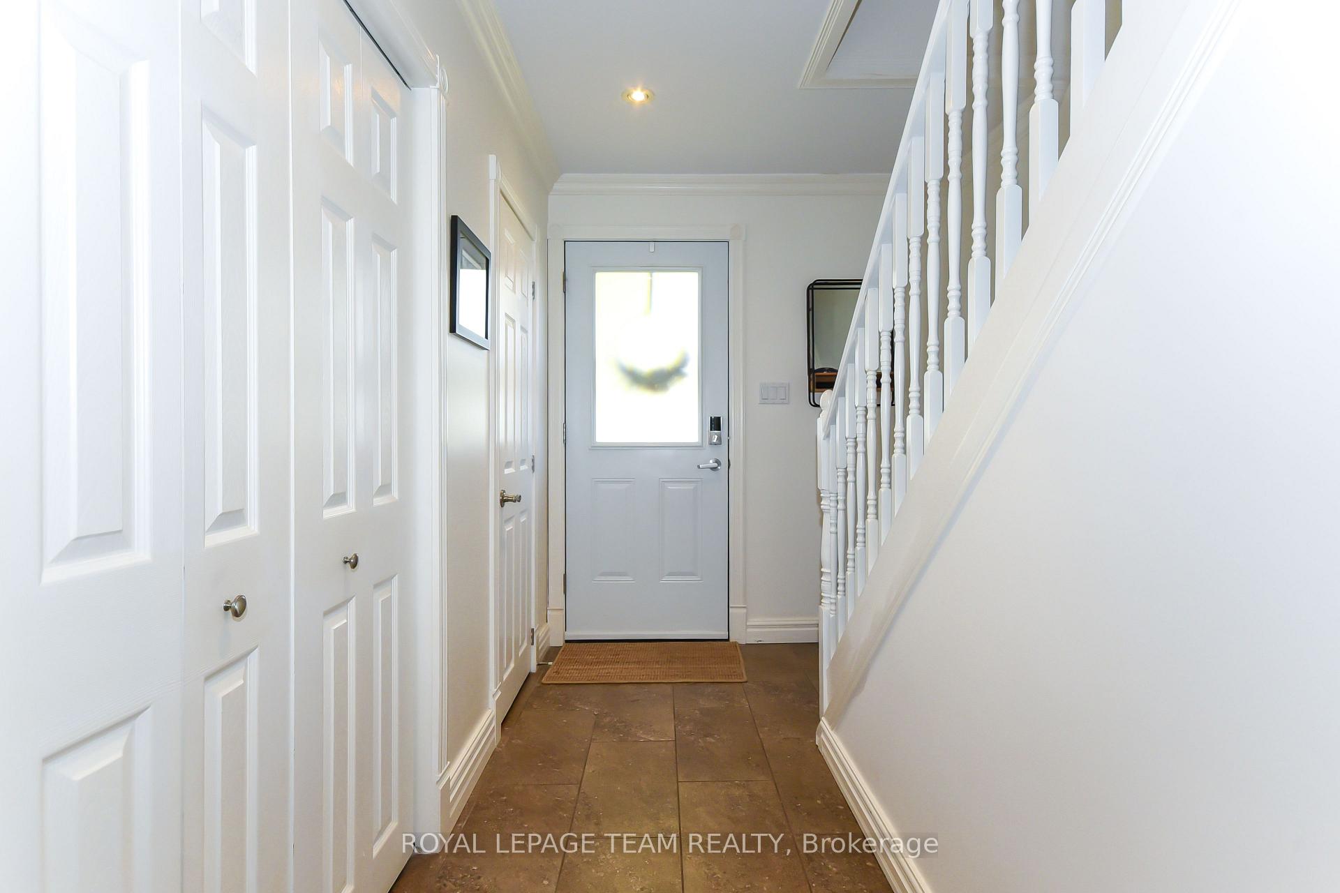 Photo 5 of 902 Broadview Avenue, Ottawa, McKellar Heights — HOMEH