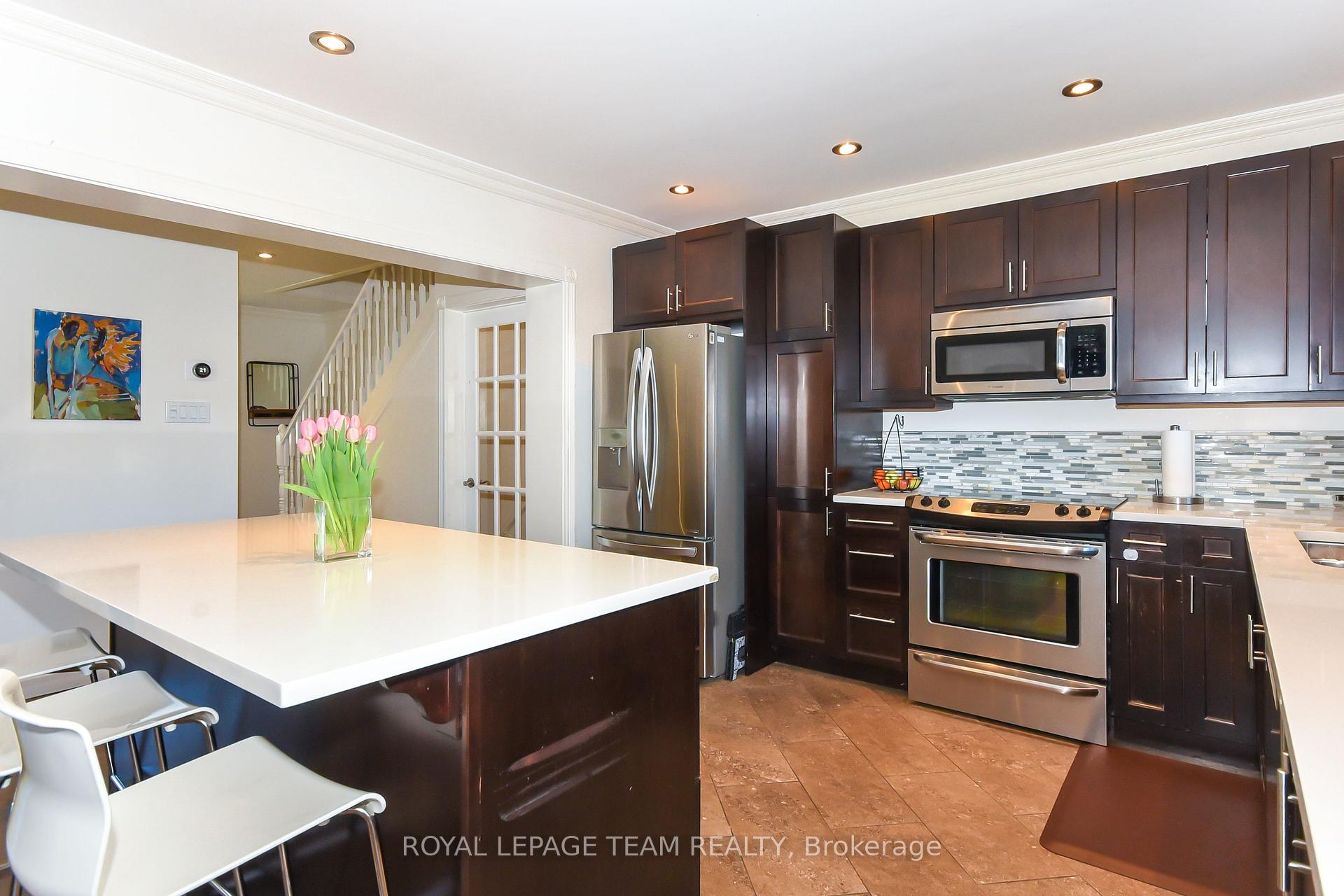 Photo 7 of 902 Broadview Avenue, Ottawa, McKellar Heights — HOMEH