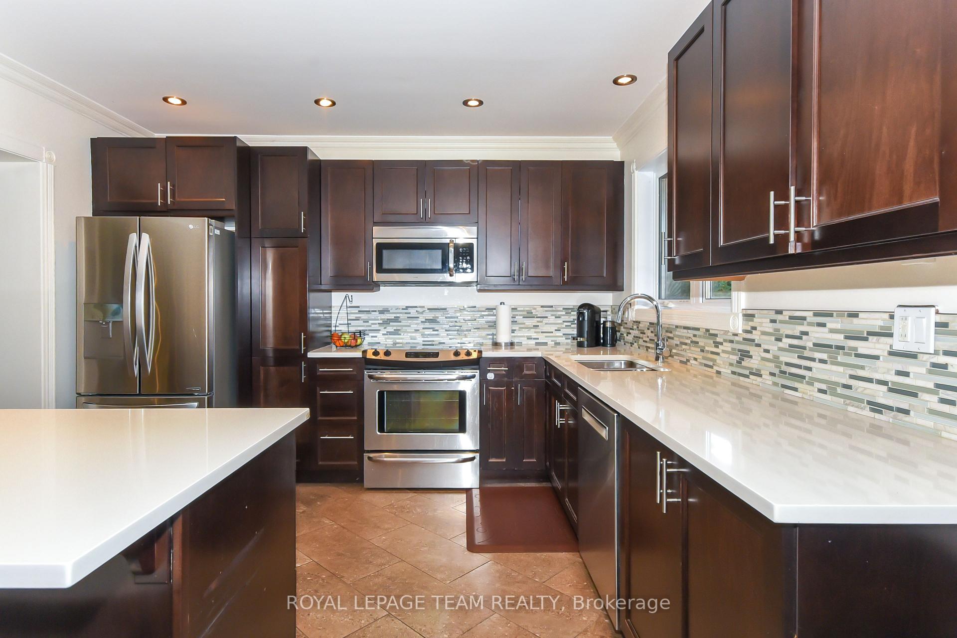 Photo 8 of 902 Broadview Avenue, Ottawa, McKellar Heights — HOMEH