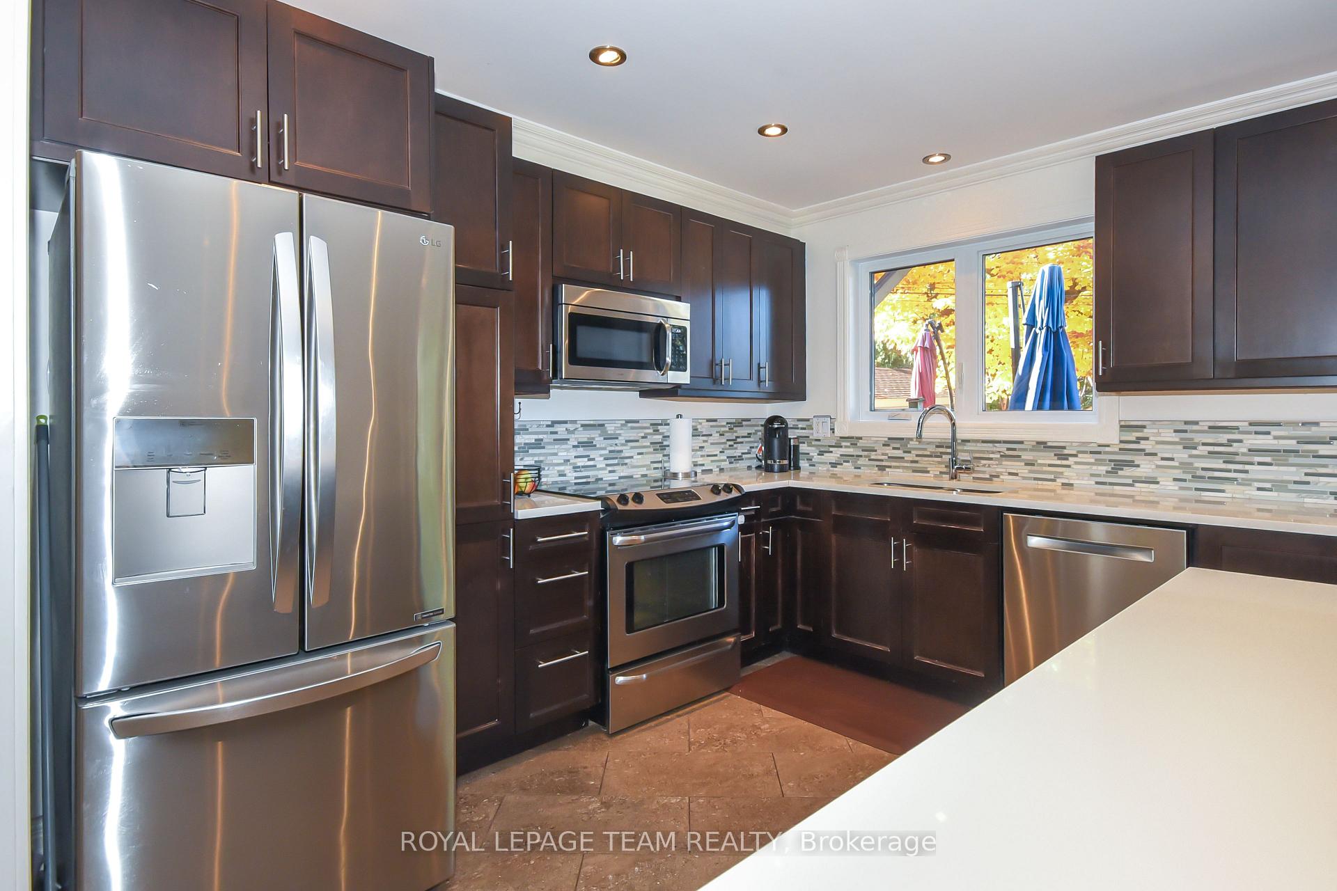 Photo 10 of 902 Broadview Avenue, Ottawa, McKellar Heights — HOMEH