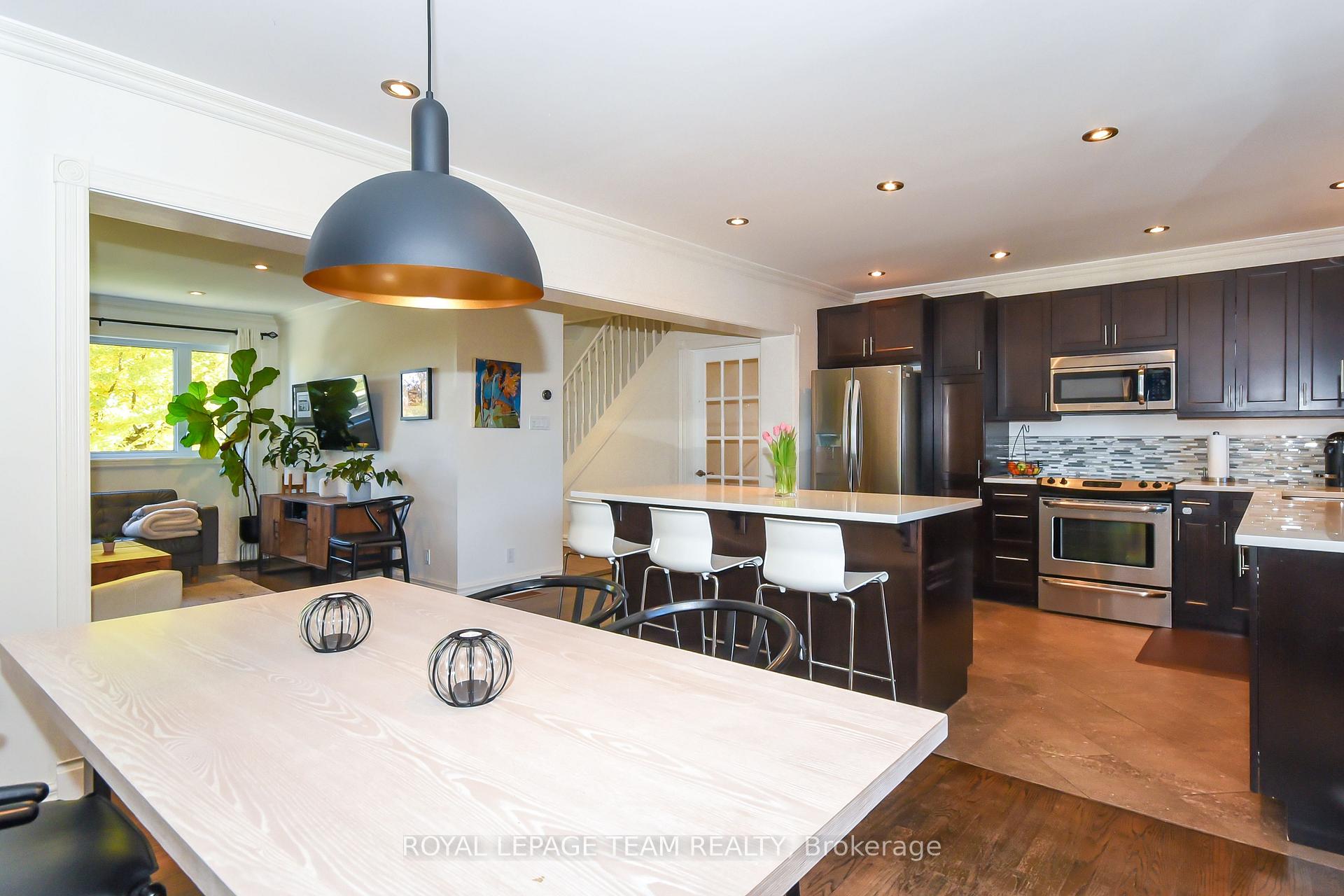 Photo 12 of 902 Broadview Avenue, Ottawa, McKellar Heights — HOMEH