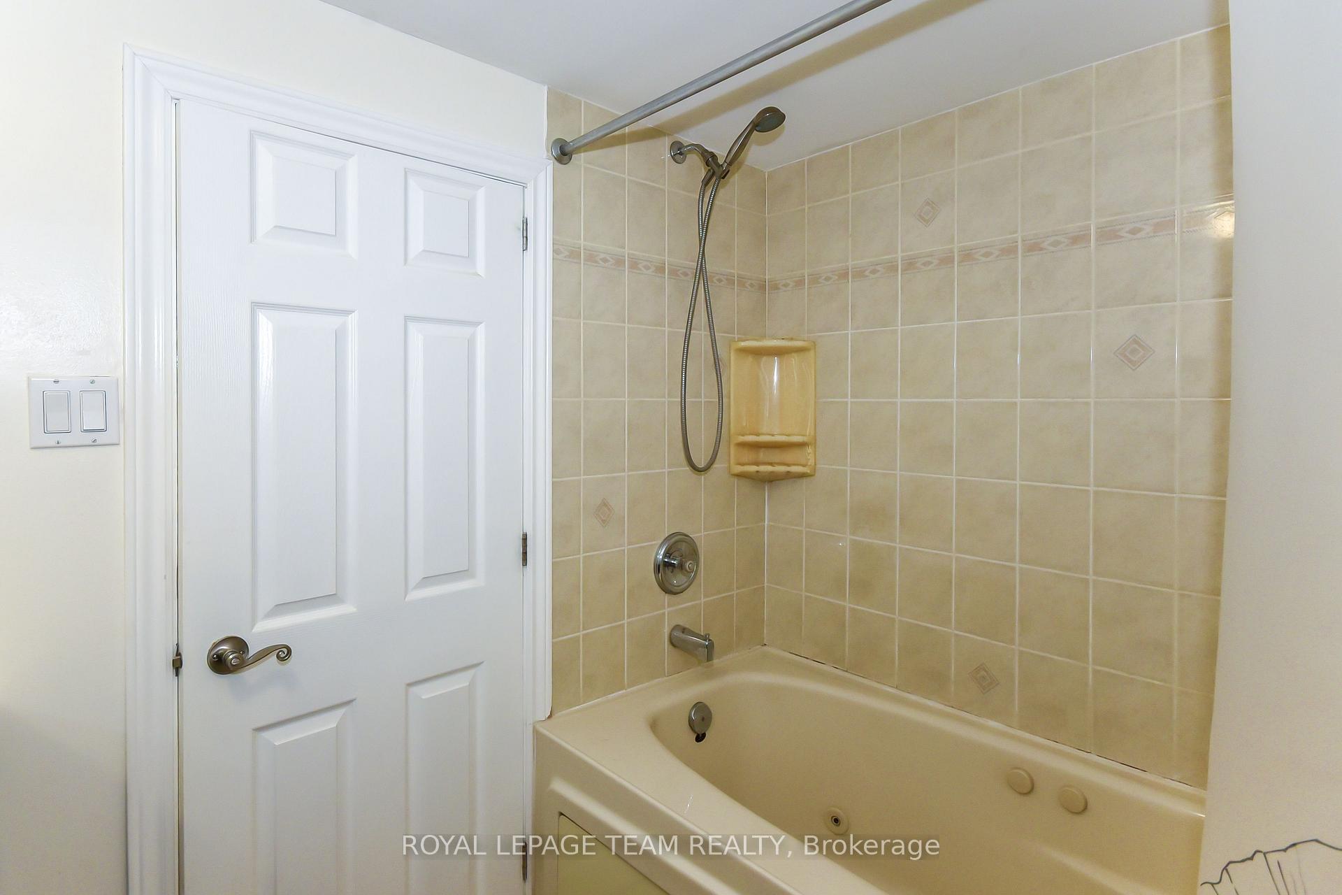 Photo 37 of 902 Broadview Avenue, Ottawa, McKellar Heights — HOMEH