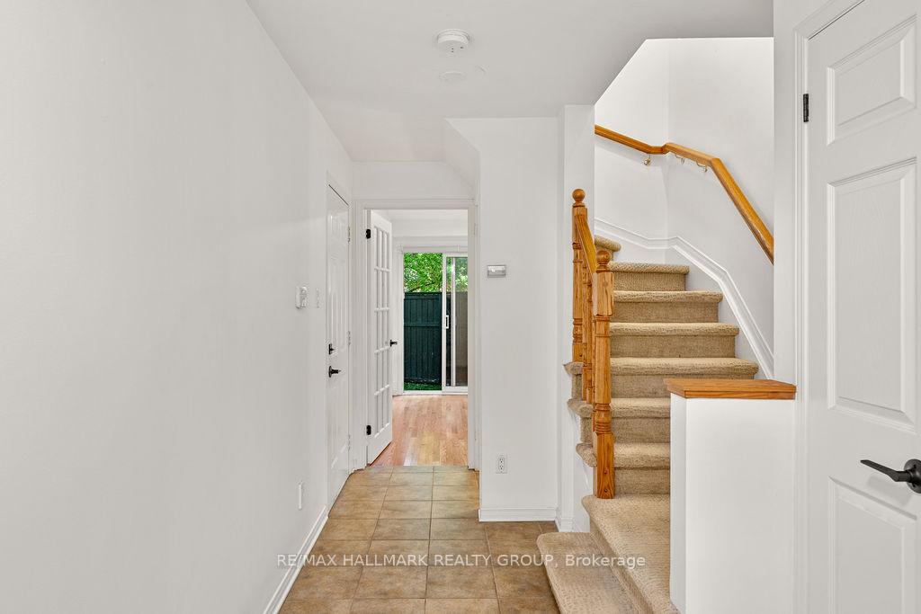 Photo 4 of 15 Georgeton Private, Ottawa, Manor Park — HOMEH