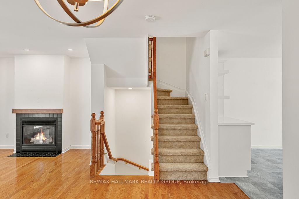 Photo 8 of 15 Georgeton Private, Ottawa, Manor Park — HOMEH