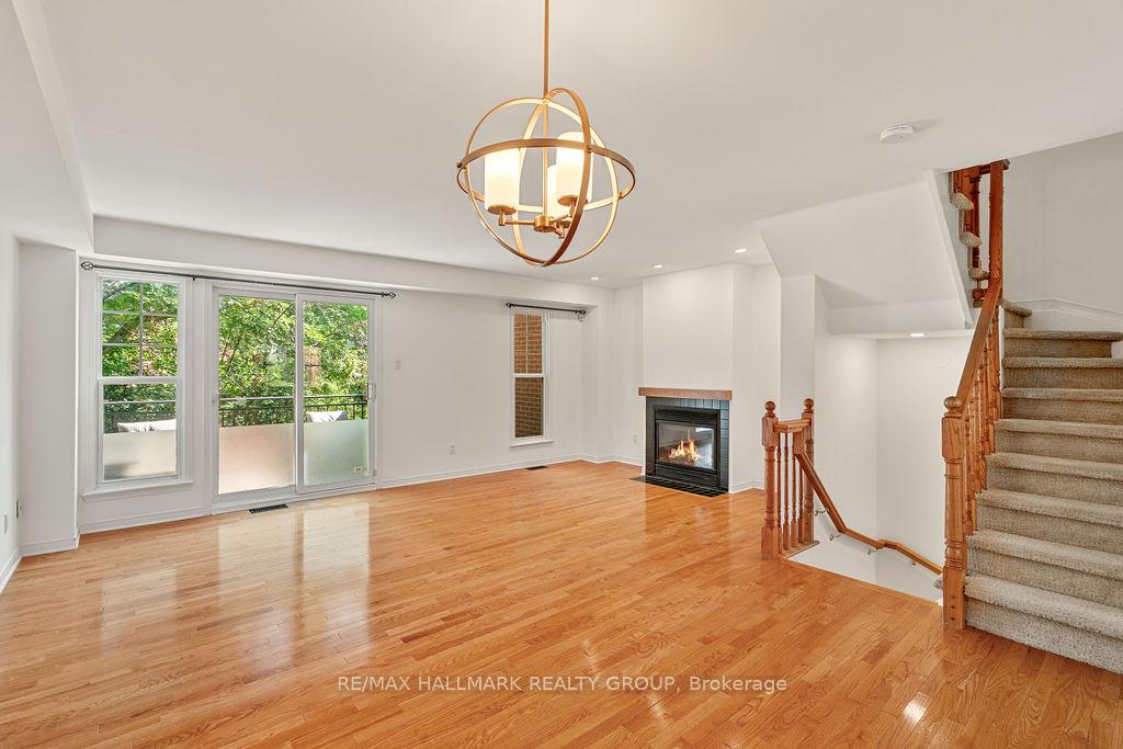 Photo 9 of 15 Georgeton Private, Ottawa, Manor Park — HOMEH