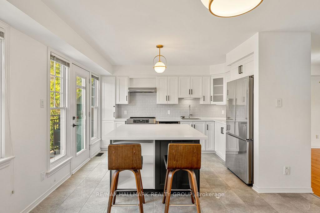 Photo 16 of 15 Georgeton Private, Ottawa, Manor Park — HOMEH