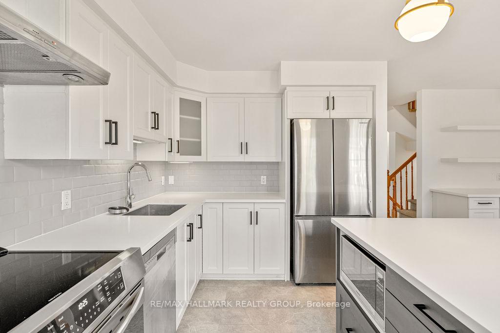 Photo 18 of 15 Georgeton Private, Ottawa, Manor Park — HOMEH