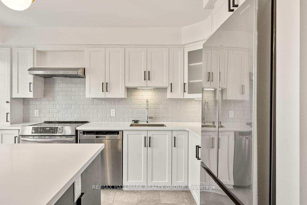 Photo 19 of 15 Georgeton Private, Ottawa, Manor Park — HOMEH