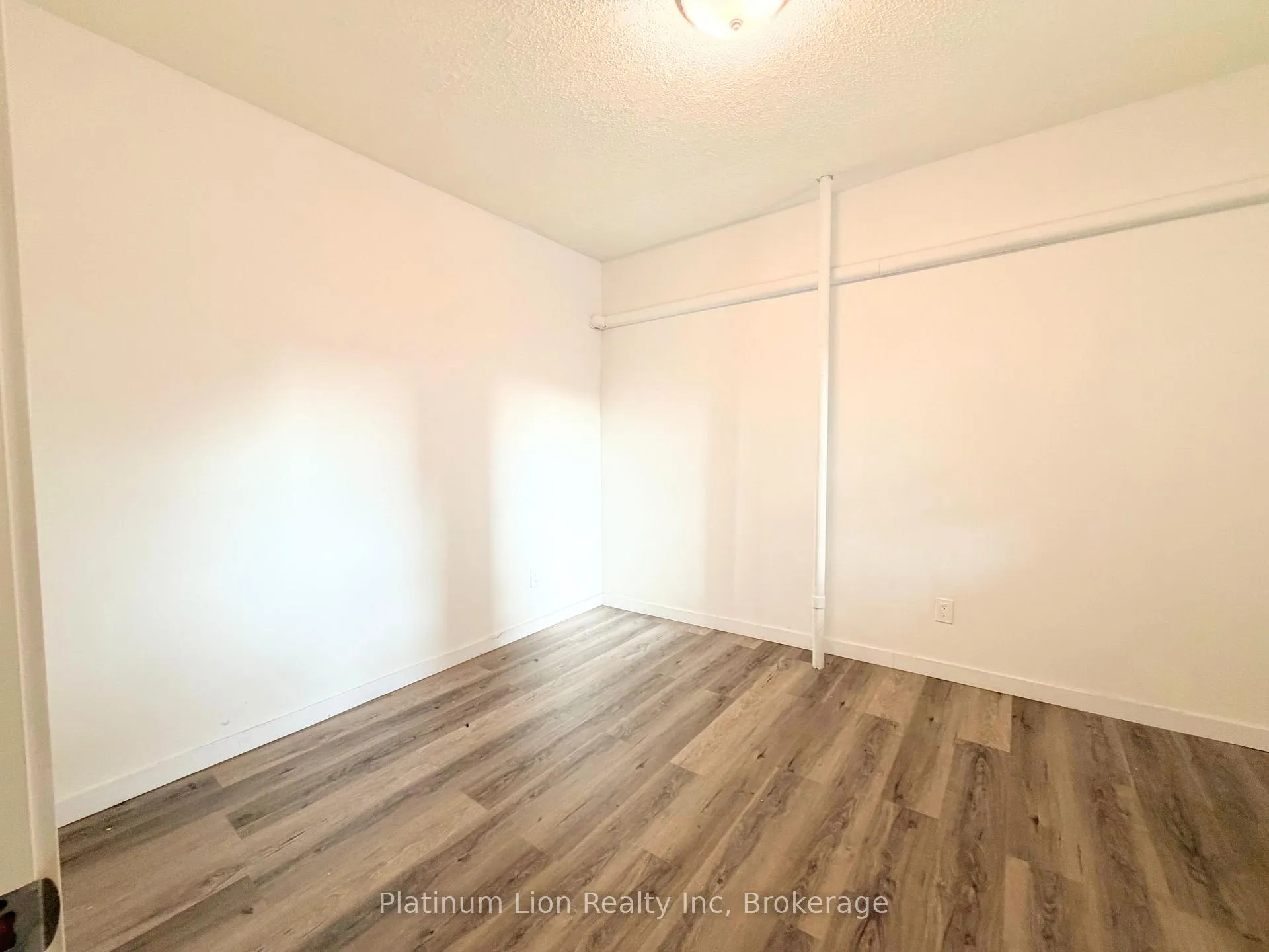 Photo 4 of Unit 6, 117 Park Street S, Hamilton, Durand — HOMEH