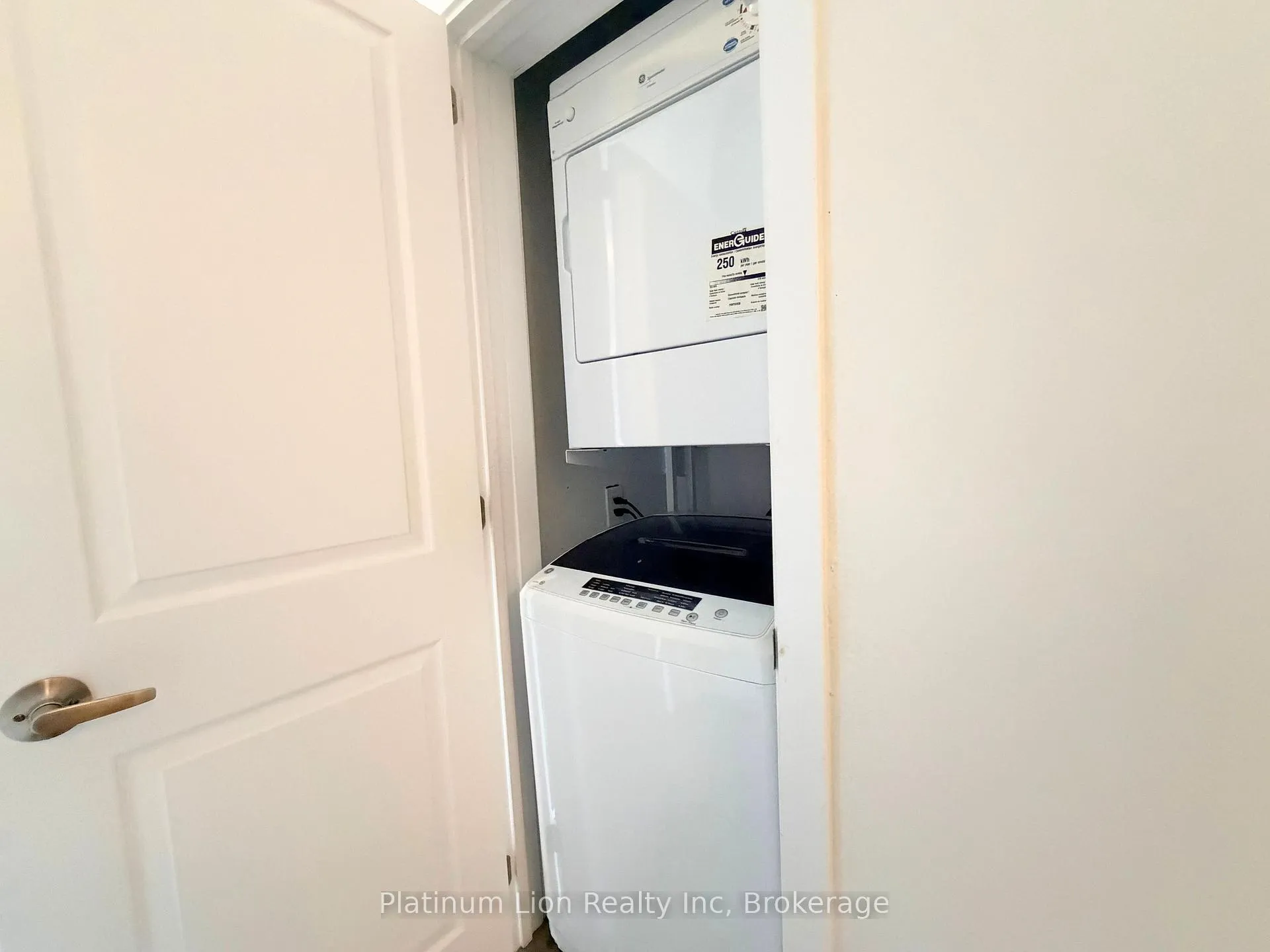 Photo 11 of Unit 6, 117 Park Street S, Hamilton, Durand — HOMEH