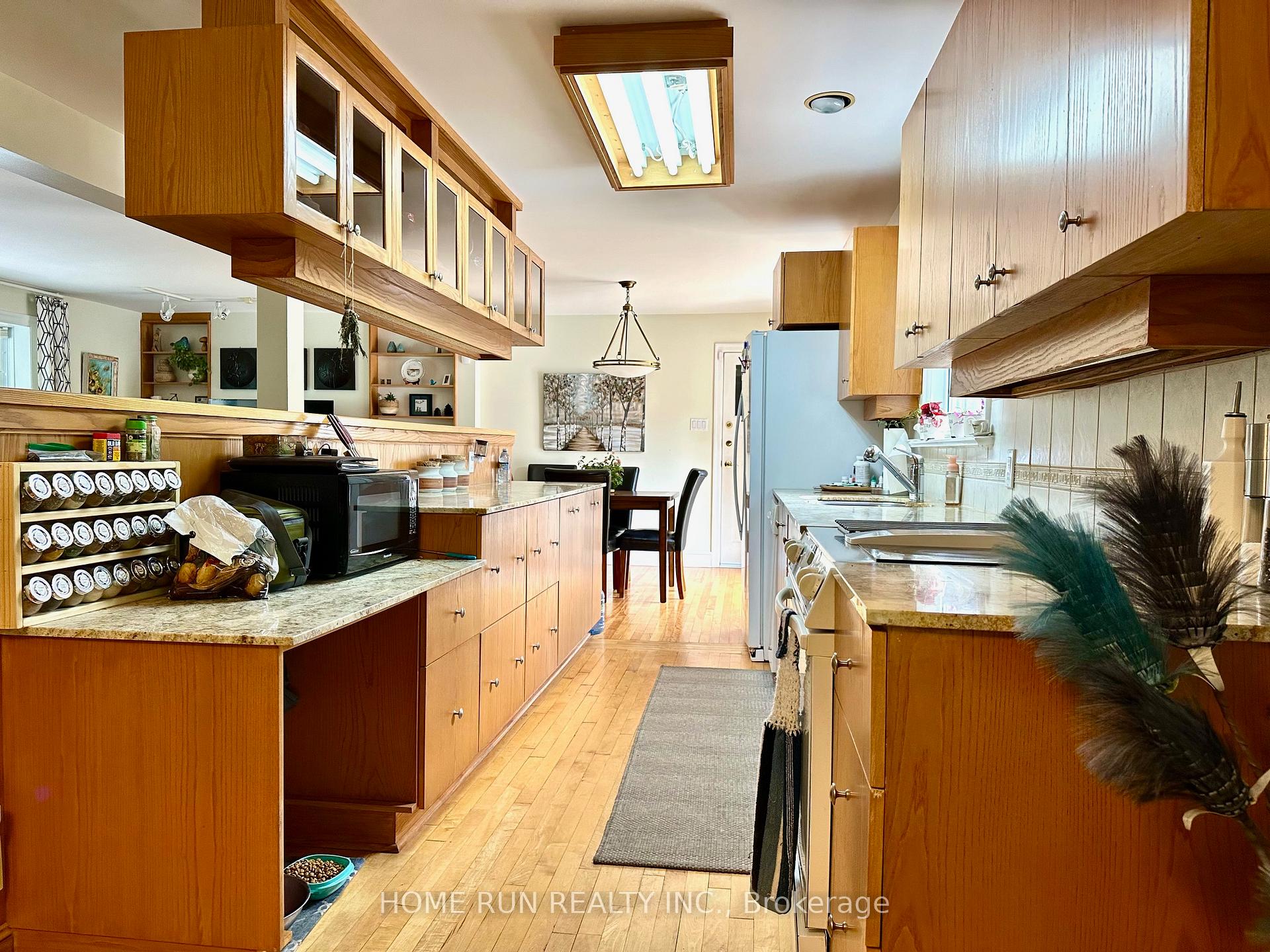 Photo 7 of 881 Killeen Avenue, Ottawa, McKellar Heights/Glabar Park — HOMEH