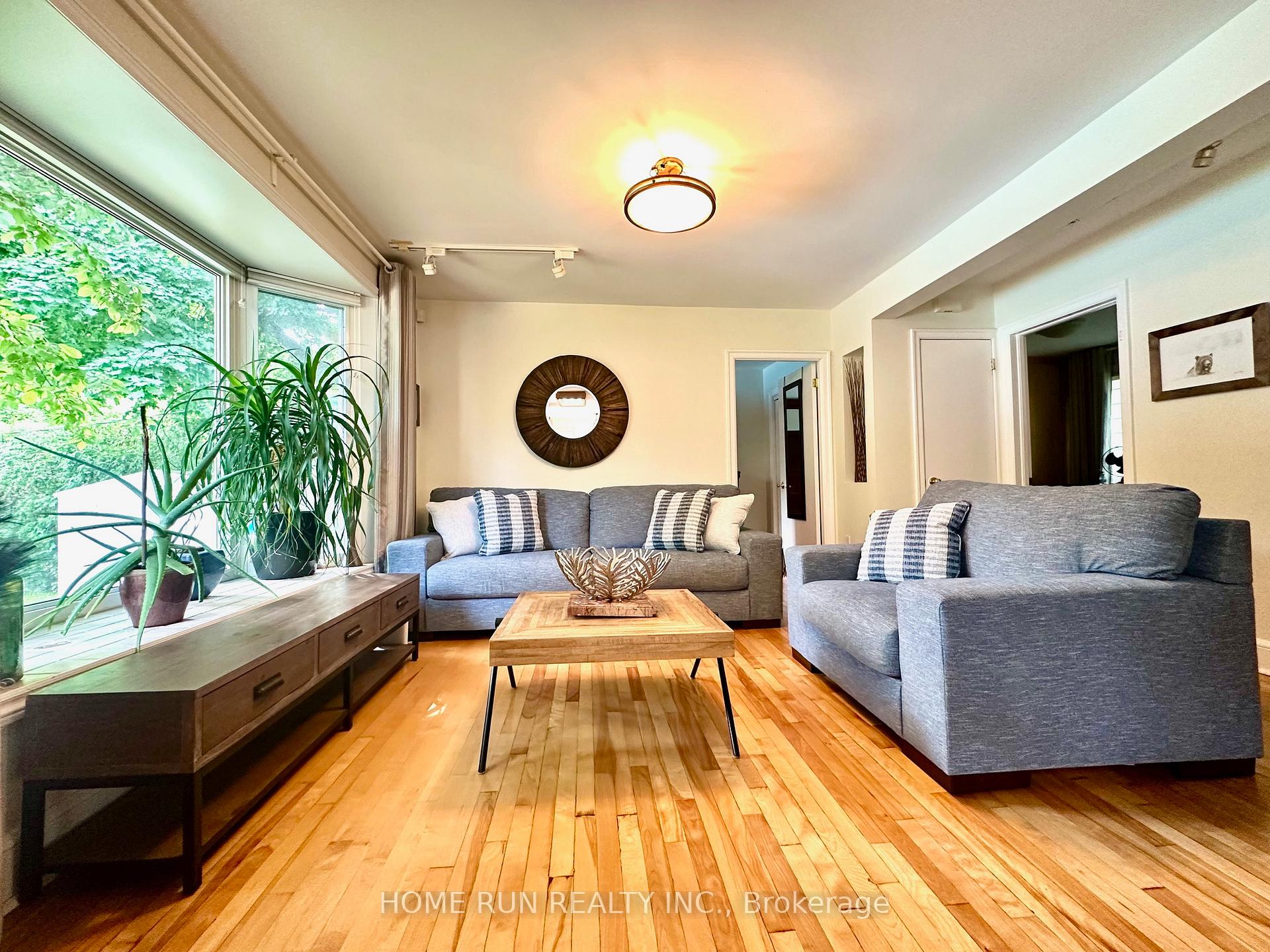 Photo 8 of 881 Killeen Avenue, Ottawa, McKellar Heights/Glabar Park — HOMEH