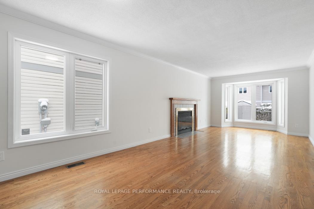 Photo 9 of 41 Saddle Crescent, Ottawa, Hunt Club Park — HOMEH