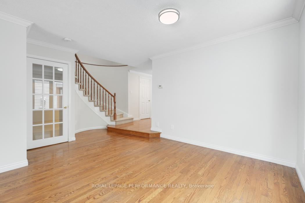 Photo 10 of 41 Saddle Crescent, Ottawa, Hunt Club Park — HOMEH