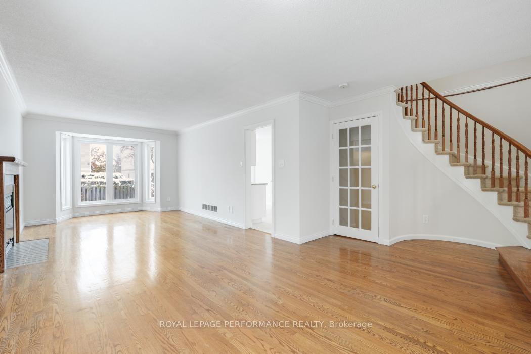 Photo 14 of 41 Saddle Crescent, Ottawa, Hunt Club Park — HOMEH