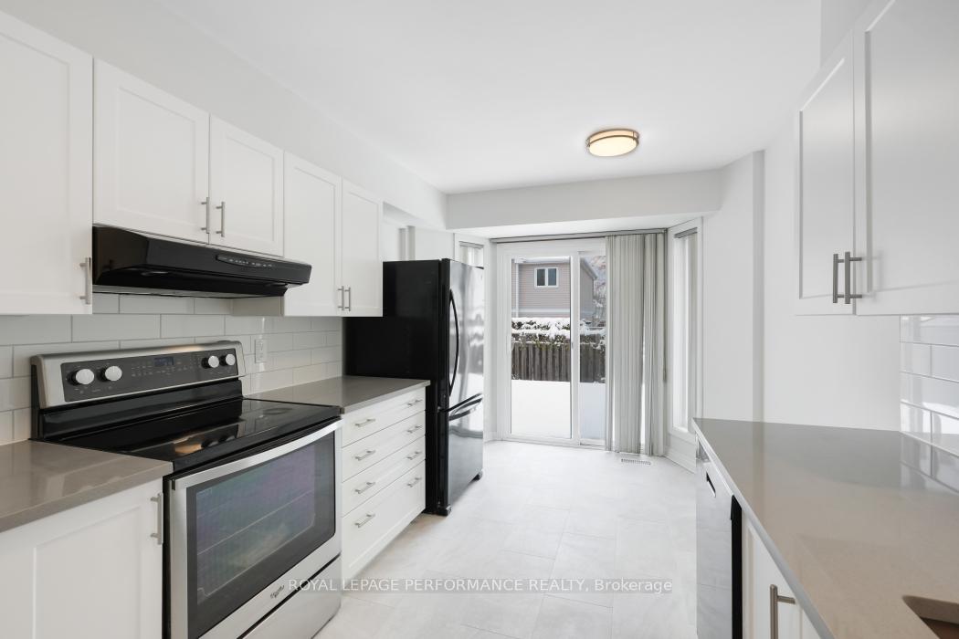 Photo 16 of 41 Saddle Crescent, Ottawa, Hunt Club Park — HOMEH
