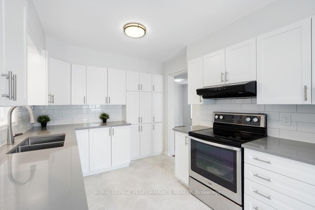 Photo 17 of 41 Saddle Crescent, Ottawa, Hunt Club Park — HOMEH