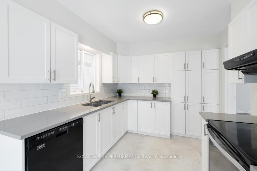 Photo 18 of 41 Saddle Crescent, Ottawa, Hunt Club Park — HOMEH