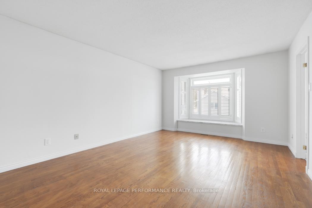 Photo 20 of 41 Saddle Crescent, Ottawa, Hunt Club Park — HOMEH