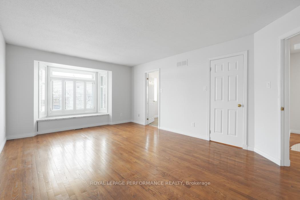 Photo 21 of 41 Saddle Crescent, Ottawa, Hunt Club Park — HOMEH