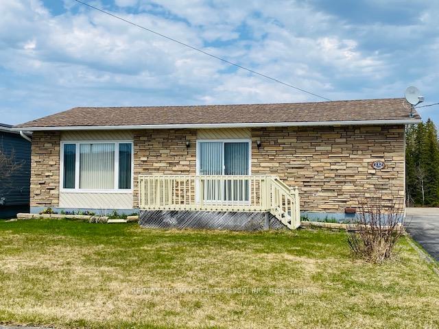 Photo 2 of 132 Melrose Avenue, Mattice-Val Cote — HOMEH