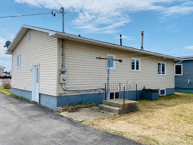Photo 5 of 132 Melrose Avenue, Mattice-Val Cote — HOMEH