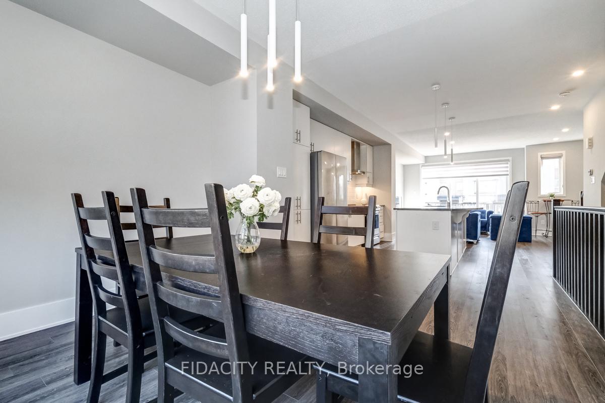 Photo 7 of 528 Ozawa, Ottawa, CFB Rockcliffe and Area — HOMEH