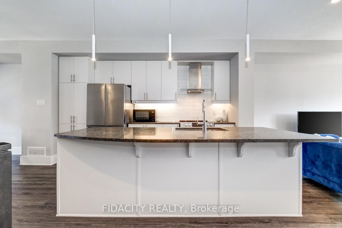 Photo 10 of 528 Ozawa, Ottawa, CFB Rockcliffe and Area — HOMEH