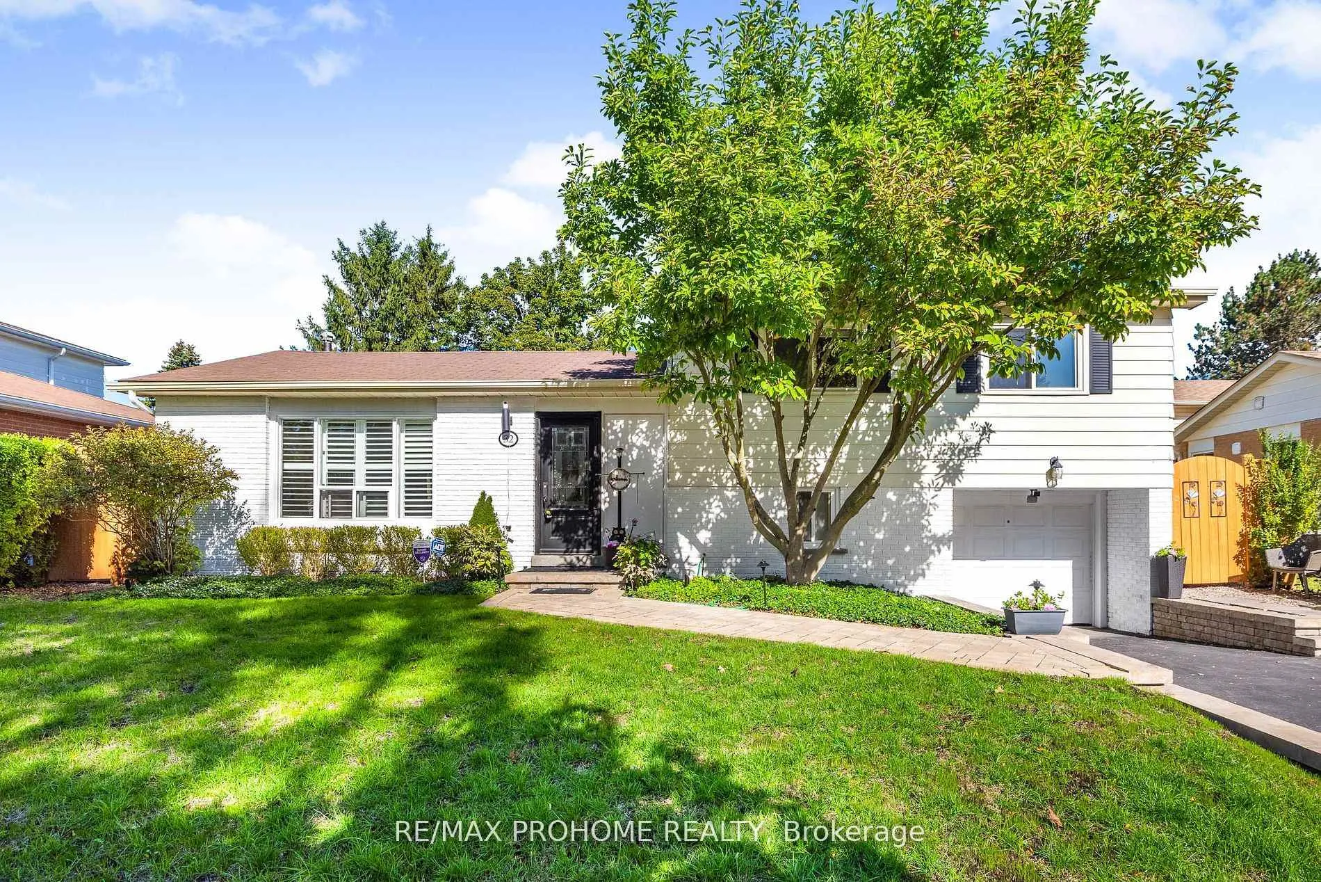 Photo 1 of 32 Sir Bedevere Place, Markham, Markham Village — HOMEH