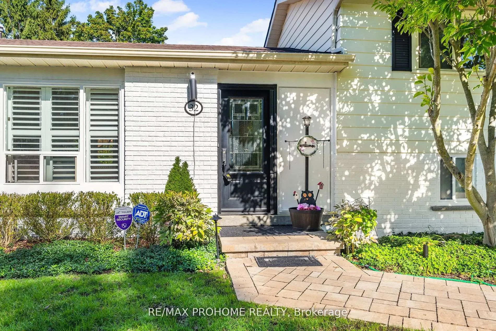 Photo 5 of 32 Sir Bedevere Place, Markham, Markham Village — HOMEH