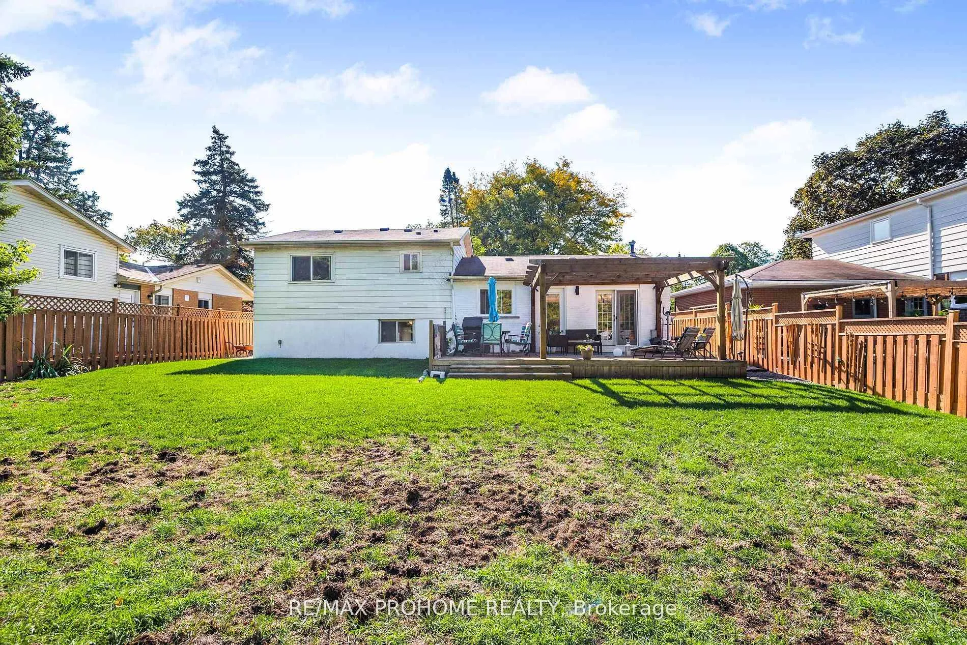 Photo 34 of 32 Sir Bedevere Place, Markham, Markham Village — HOMEH