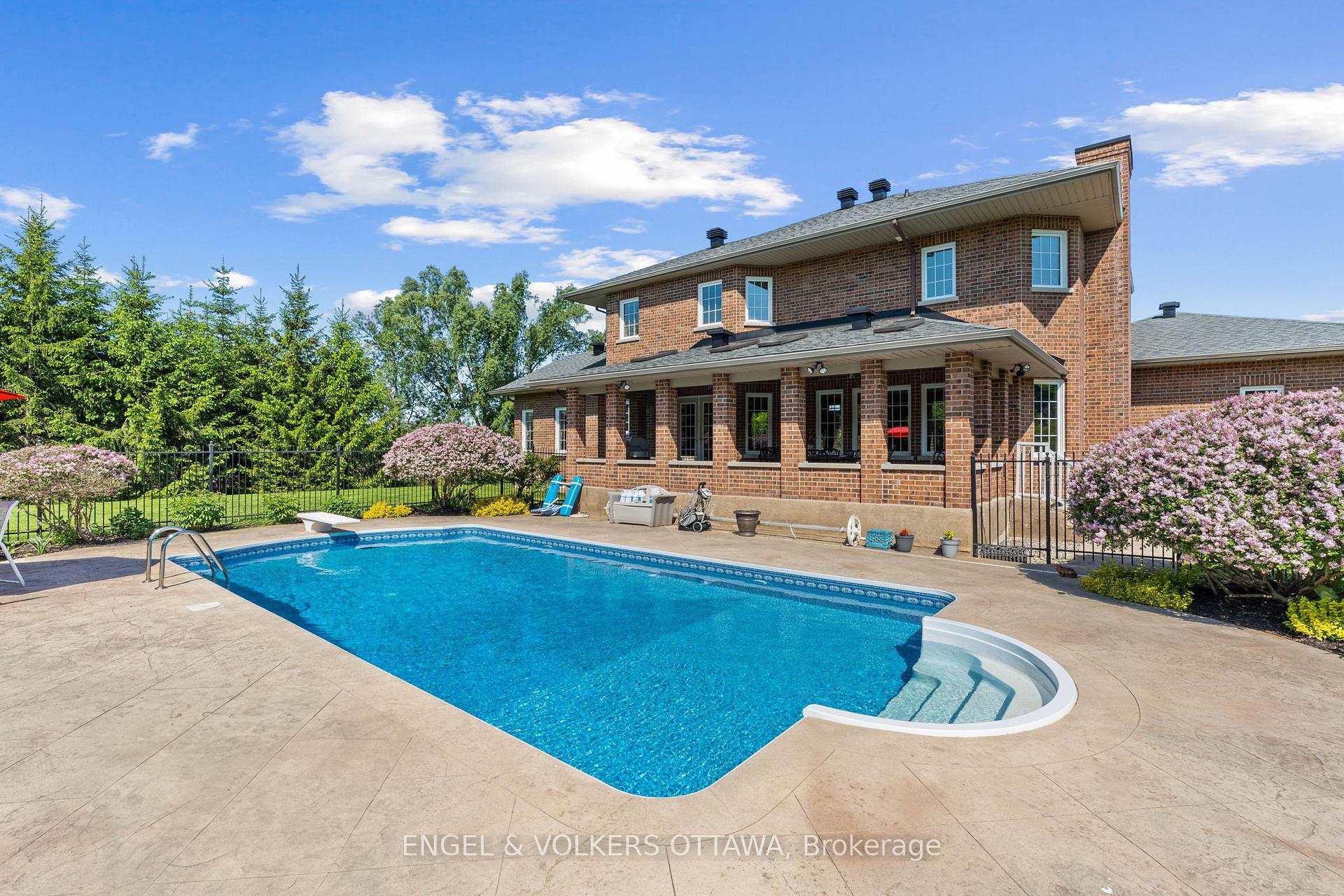 Photo 33 of 1222 Century Road E, Ottawa, Manotick South to Roger Stevens — HOMEH