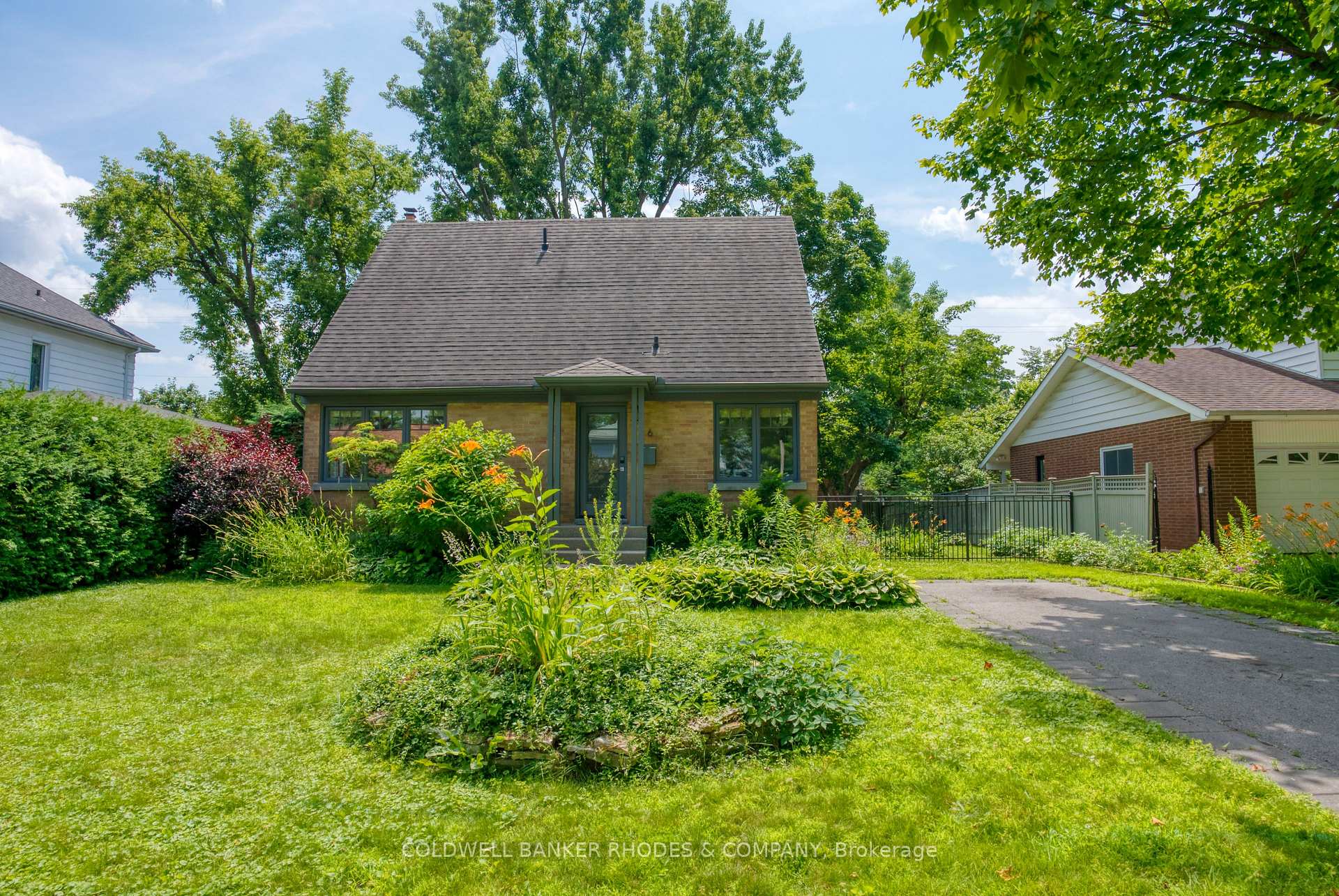 Photo 2 of 6 Jeffrey Avenue, Ottawa, Manor Park — HOMEH