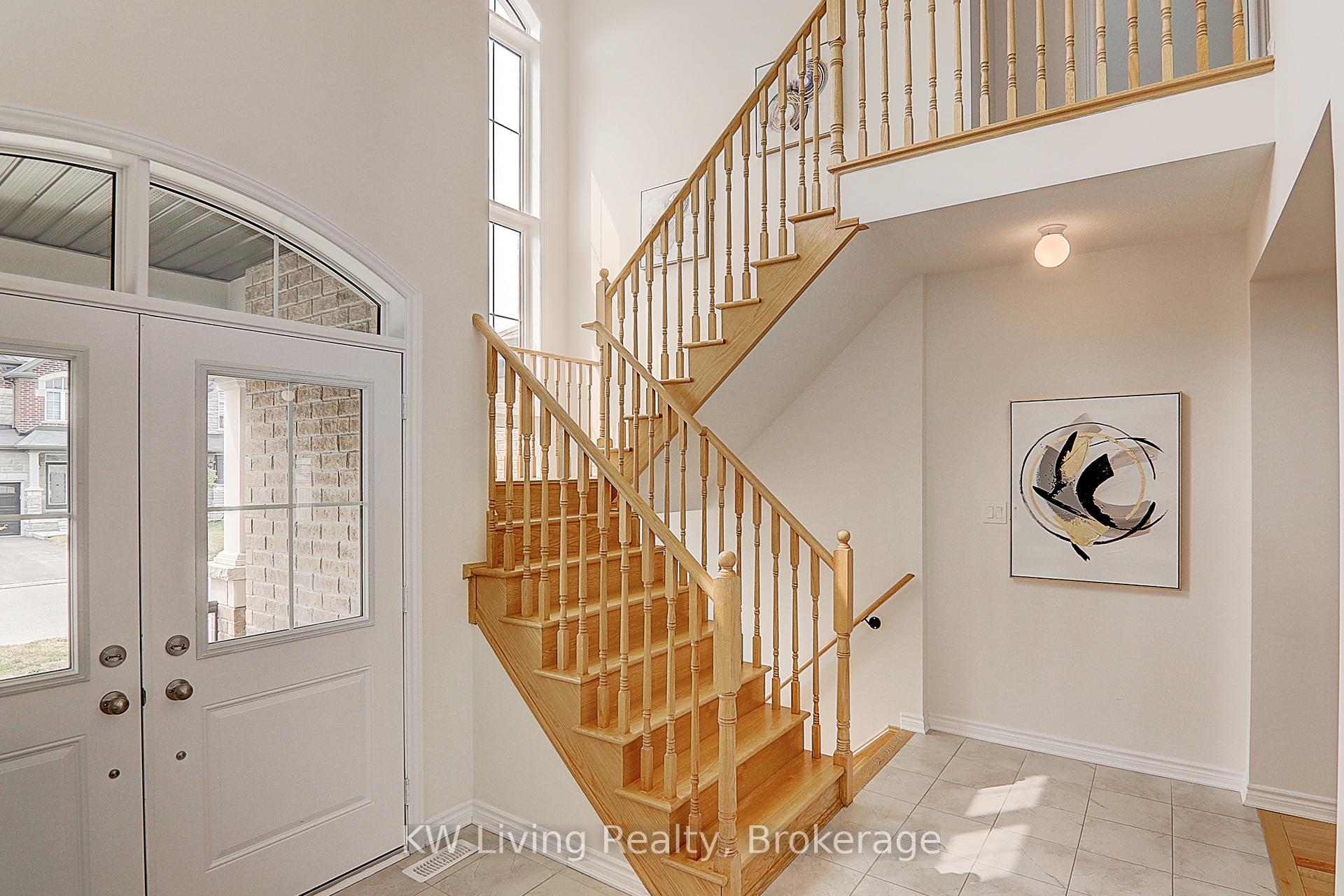 Photo 4 of 1008 Barton Way, Innisfil, Rural Innisfil — HOMEH