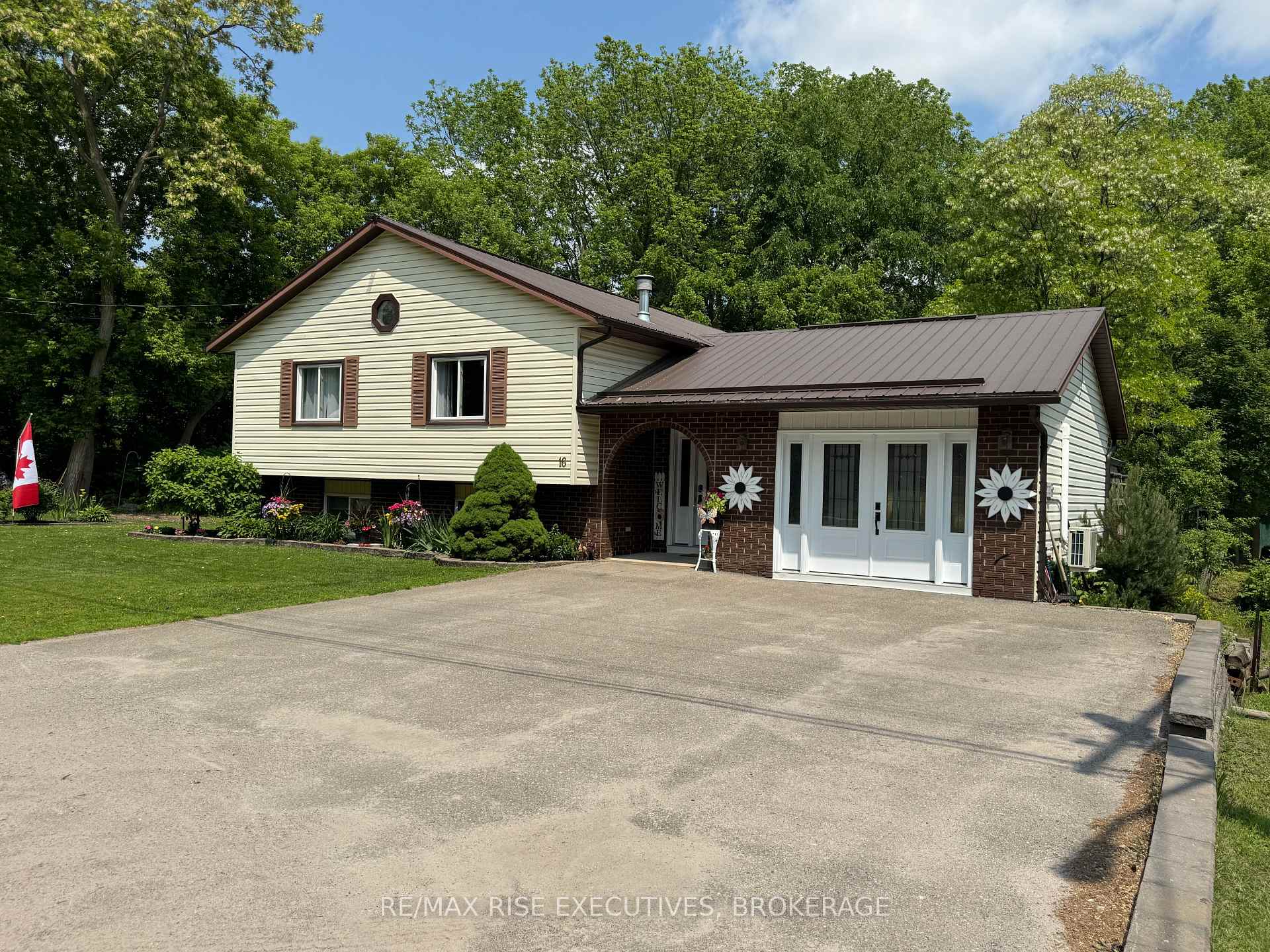 Photo 1 of 16 King Street E, Elizabethtown-Kitley, Elizabethtown Kitley (Old Kitley) Twp — HOMEH