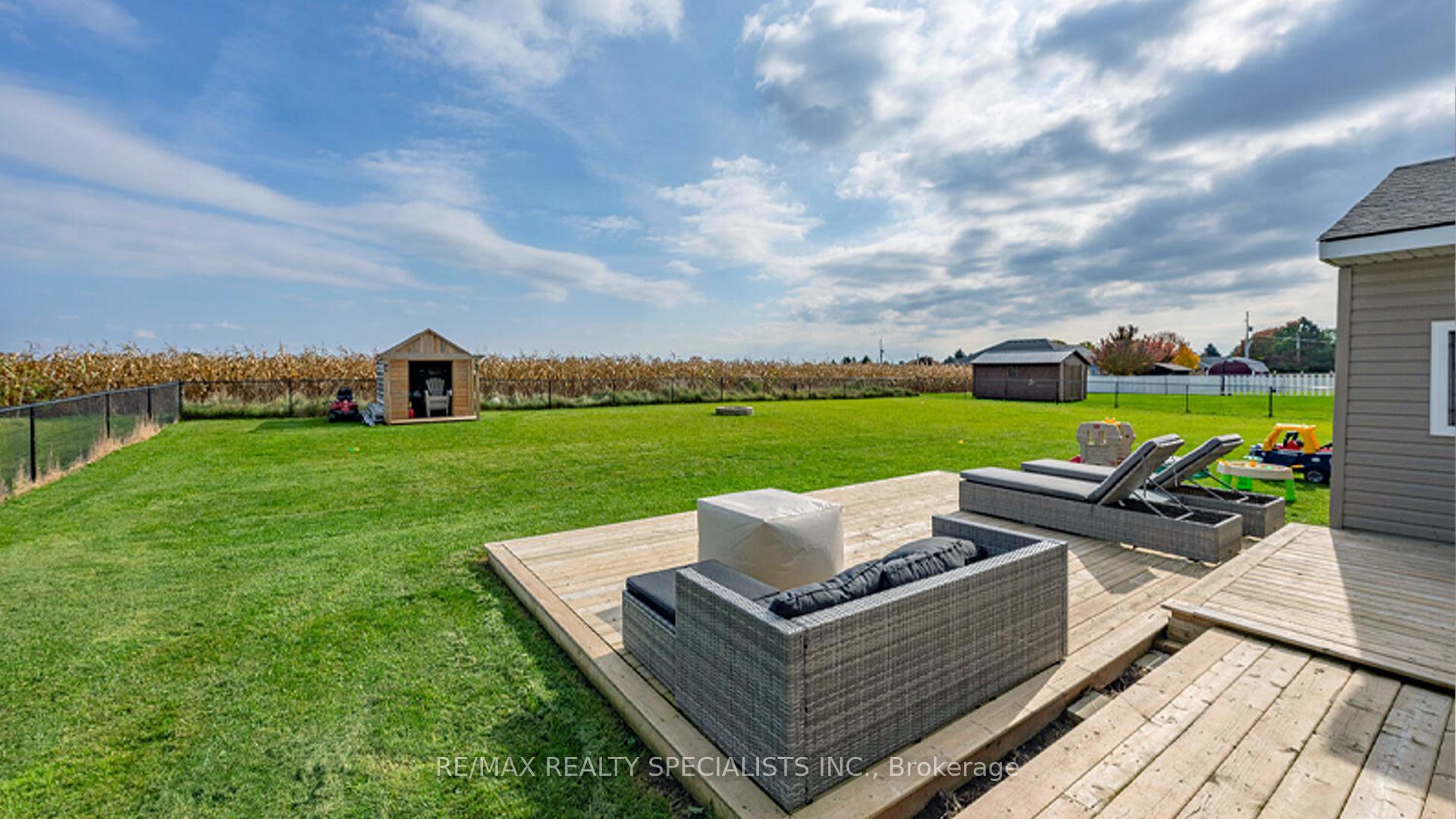Photo 6 of 1076 Brussels Line, Howick — HOMEH