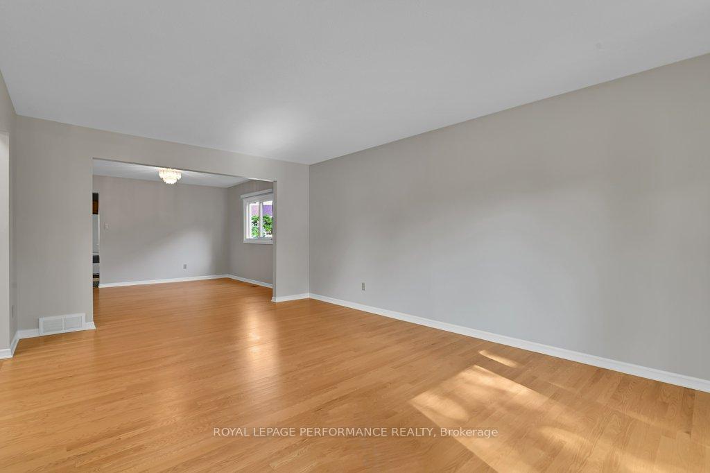 Photo 5 of 14 Trusty Bay, Ottawa, Hunt Club/Western Community — HOMEH