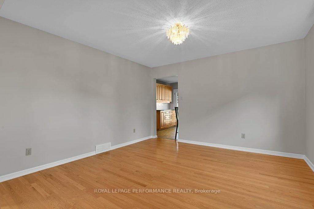 Photo 7 of 14 Trusty Bay, Ottawa, Hunt Club/Western Community — HOMEH