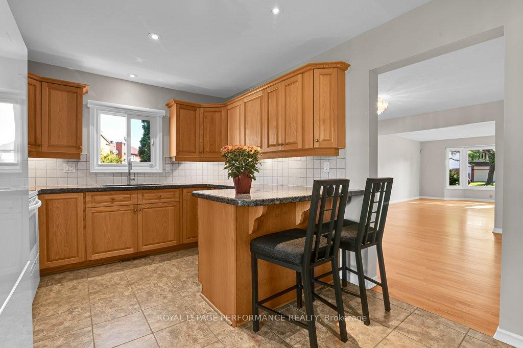 Photo 10 of 14 Trusty Bay, Ottawa, Hunt Club/Western Community — HOMEH