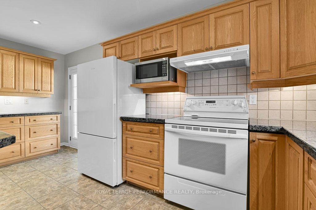 Photo 11 of 14 Trusty Bay, Ottawa, Hunt Club/Western Community — HOMEH