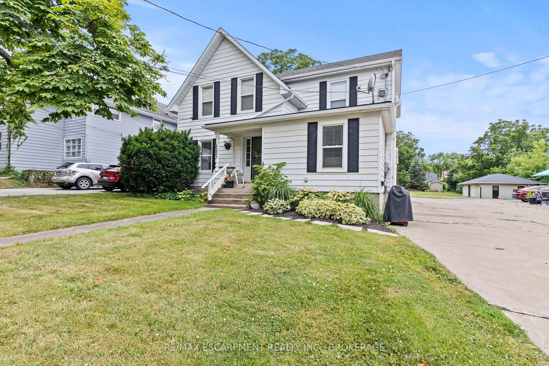 Photo 1 of 4250 William Street, Lincoln, Beamsville — HOMEH