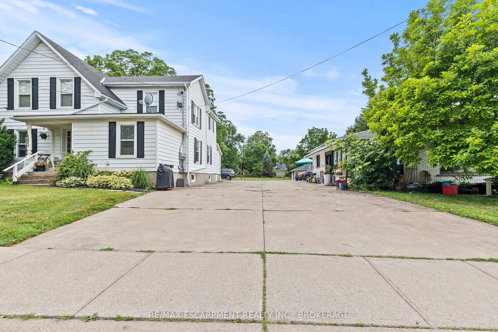 Photo 2 of 4250 William Street, Lincoln, Beamsville — HOMEH