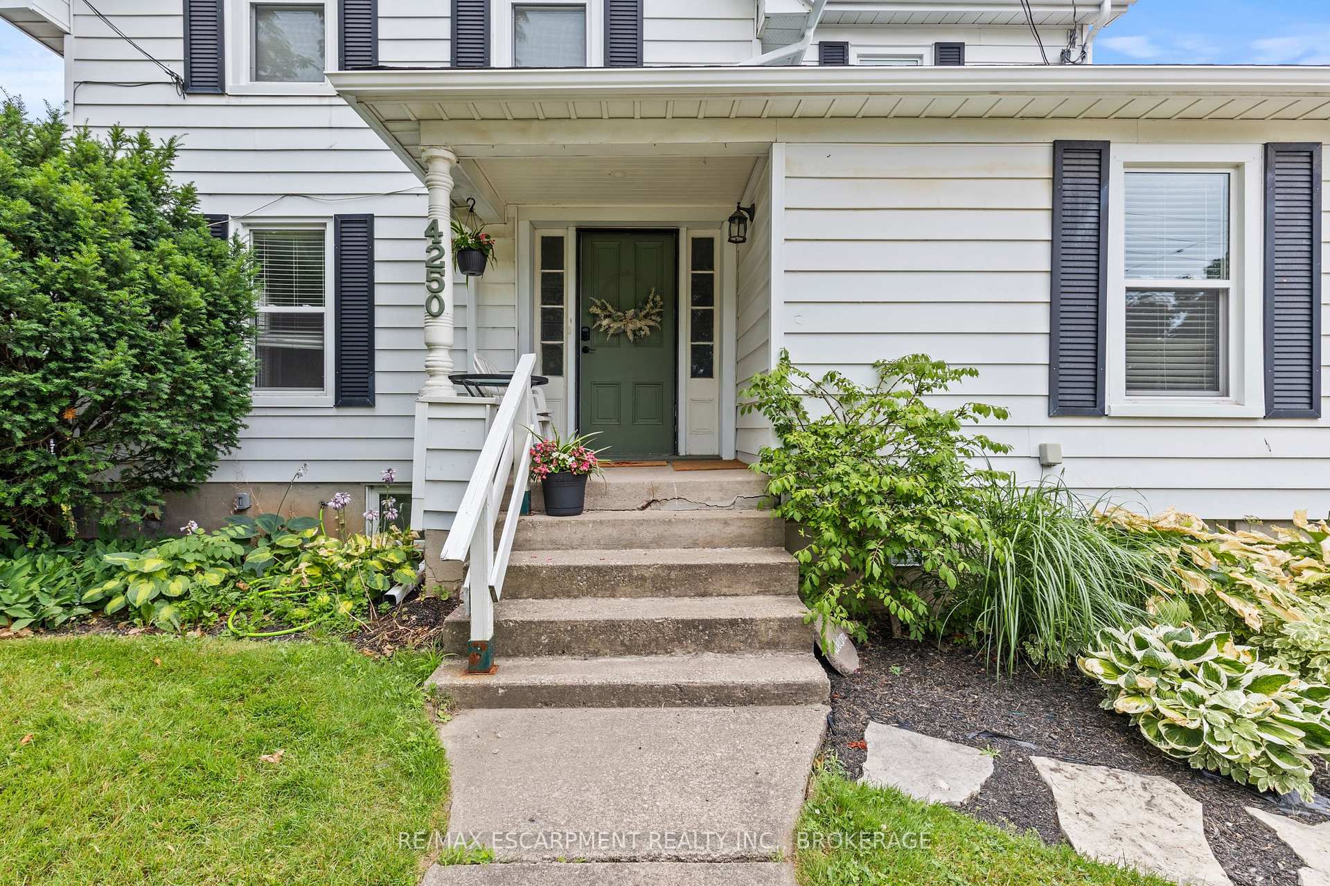 Photo 5 of 4250 William Street, Lincoln, Beamsville — HOMEH